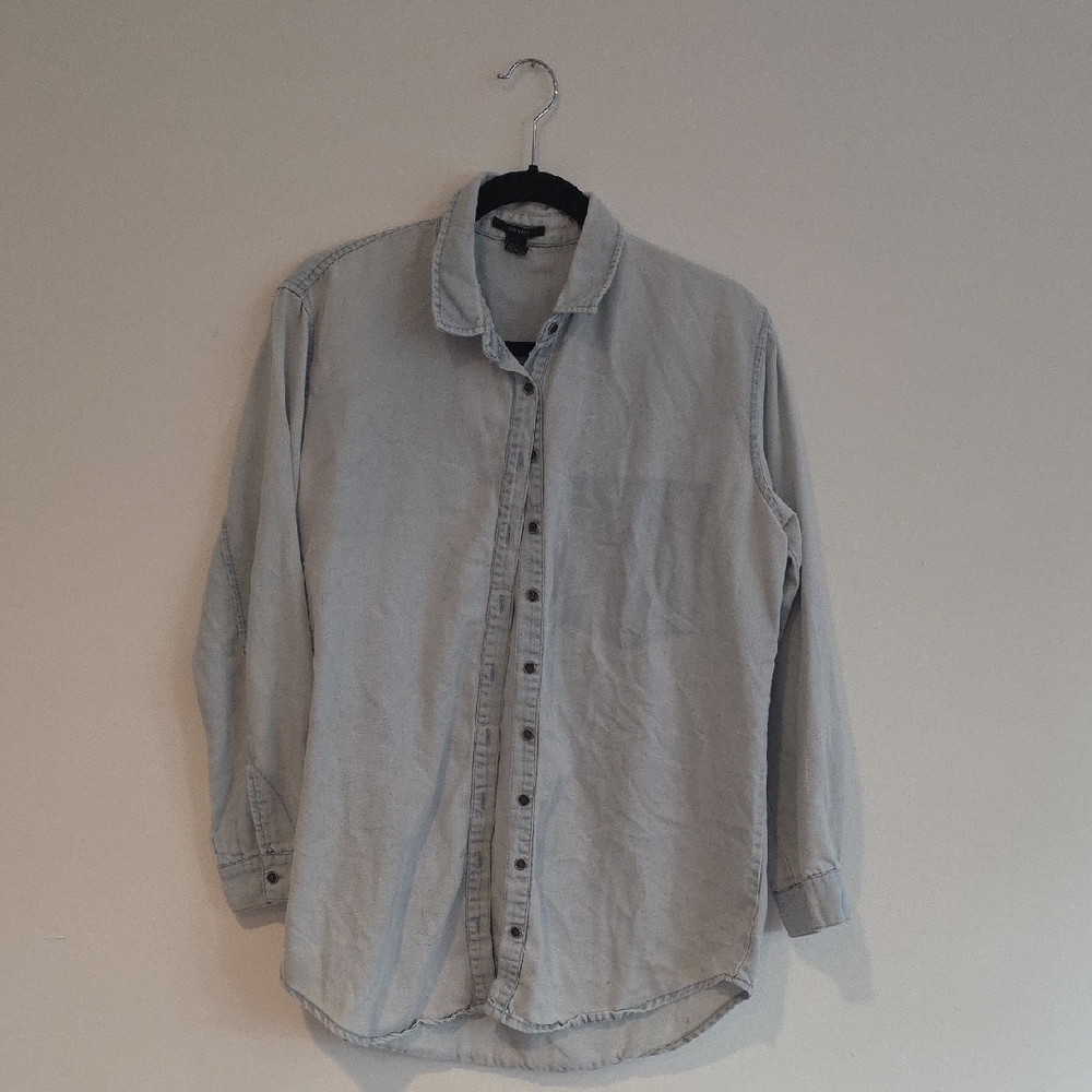 Forever 21 Women's Soft Gray Button-Down Shirt